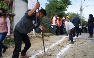 Continúan obras de drenaje y pavimentación en Oaxaca de Juárez