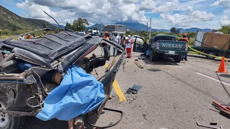 Dos personas mueren en accidente en carretera de Tlacolula a Mitla