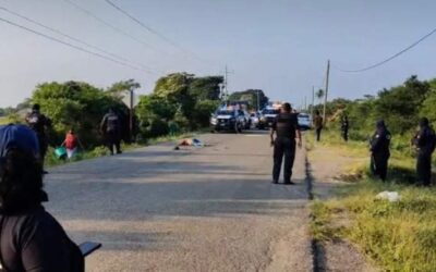 Ejecutan a pareja en carretera a Santa María Xadani