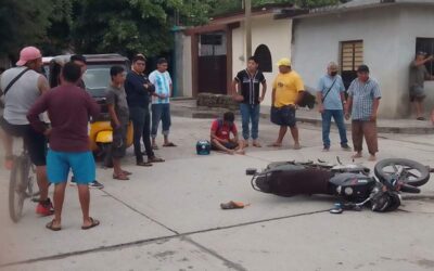 Se registra fuerte accidente en la Octava Sección Cheguigo en Juchitán
