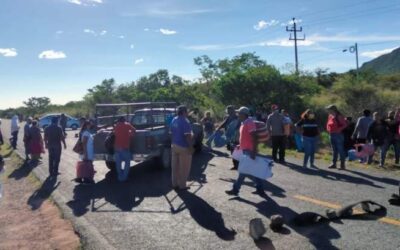Activan damnificados bloqueo en la región del Istmo de Tehuantepec
