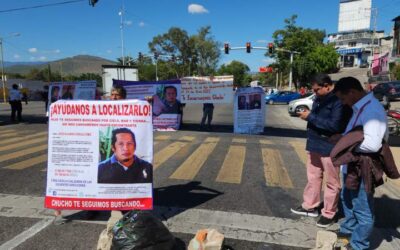 Con mínimos de protesta, comienza informe de Alejandro Murat