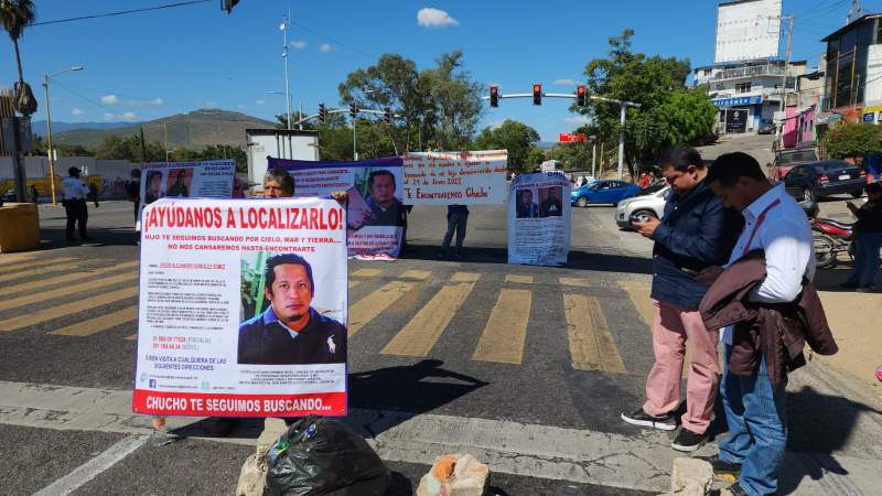 Con mínimos de protesta, comienza informe de Alejandro Murat