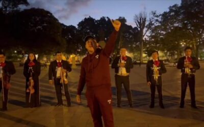 Con mariachi Antonino Morales felicita por su cumpleaños a AMLO