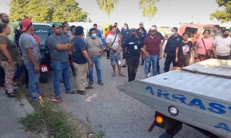 Conato de violencia por detención de moto taxi pirata en Tehuantepec