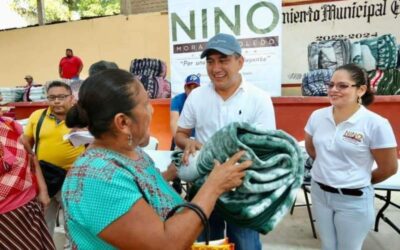 Entrega Fundación «Nino Morales Toledo» cobijas en San Blas Atempa