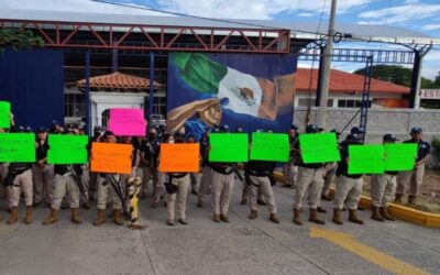 Exigen policías de Juchitán una investigación clara en caso por la muerte de migrante en los separos municipales