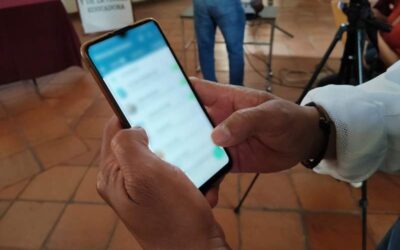 Hackean cuentas de WhatsApp de comunicadores de Oaxaca