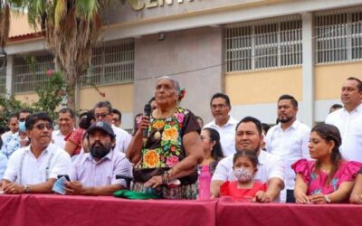 Inaugura Emilio Montero parque Heliodoro Charis Castro