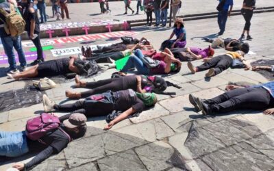 Marchan mujeres en contra de la violencia feminicida en Oaxaca