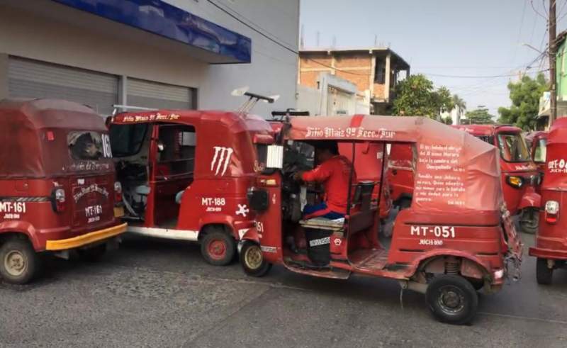 Toman tiendas de venta de moto carros en Juchitán