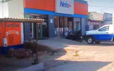 Asaltan con lujo de violencia tienda Neto en Tehuantepec