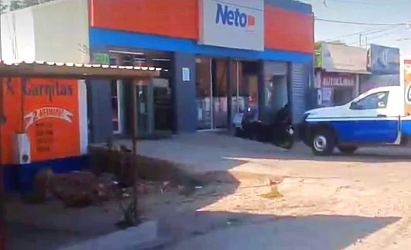 Asaltan con lujo de violencia tienda Neto en Tehuantepec