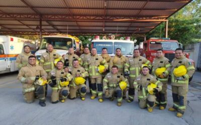 Bomberos de Juchitán llevarán alegría a familias con caravana navideña