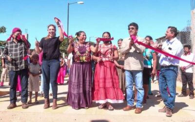 Entrega Ayuntamiento Juchiteco obra de pavimentación a familias de la Colonia COCEI