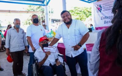 Participa Miguel Sánchez Altamirano en entrega de tarjetas del Banco Bienestar