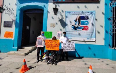 Piden a Telmex retiro de casetas de teléfonos de las calles de la capital