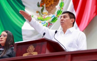 Rinde protesta en el Congreso Salomón Jara Cruz como Gobernador Constitucional del Estado de Oaxaca