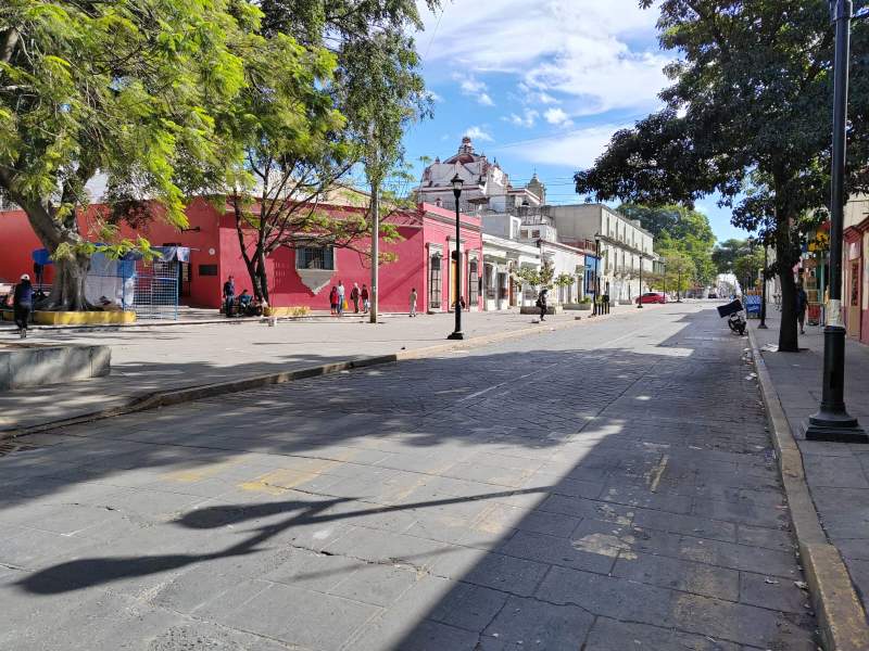 Se libera el paso vehicular en avenida Independencia; se retiran verbeneros