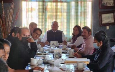 Atiende IEEPO planteamientos de Comités, Directores de escuelas y autoridades de San Agustín Loxicha