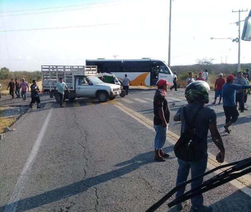 Bloquean a la altura de Puente Madera en el Istmo