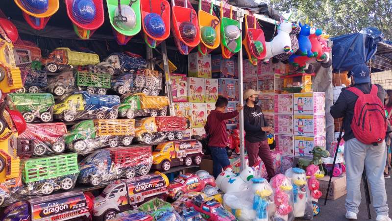 Cierra Avenida Central por la instalación de la Feria del Juguete