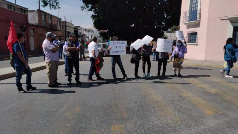 Con bloqueo, MULT exige suspensión de construcción de hotel en Avenida Morelos