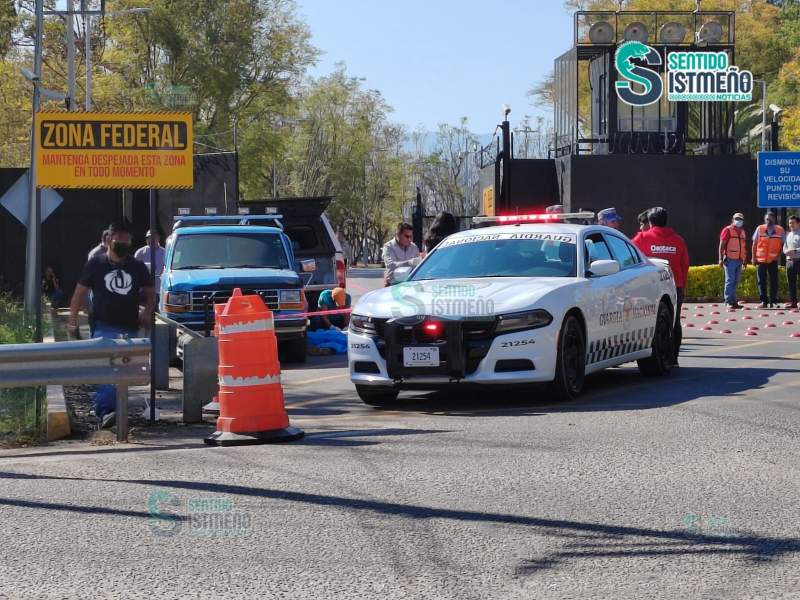 Hombre sufre convulsión y muere en la entrada del aeropuerto de Oaxaca