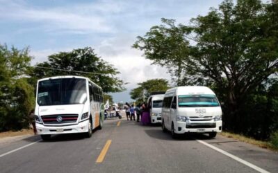 Integrantes de organización CDP bloquean y piden destitución de Regidor de Juchitán