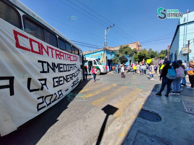 Piden retiro del plantón de normalistas en la capital oaxaqueña