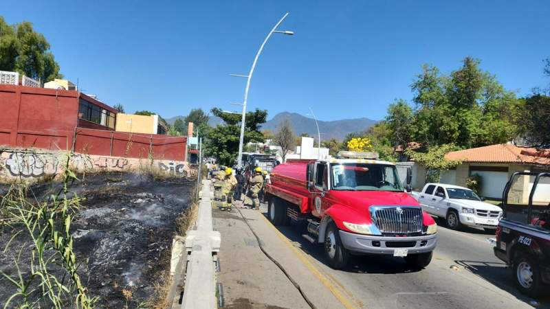 Provocan incendio sobre Rió San Felipe a la altura de Fonapas