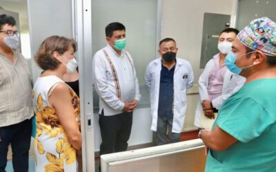 Recorre Gobernador Salomón Jara Hospital General de San Pedro Pochutla