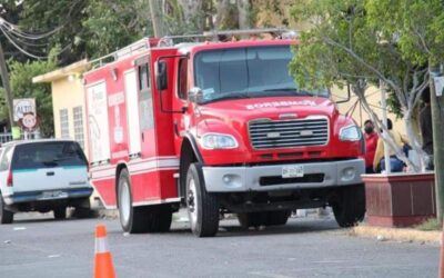 Retención de carro de bomberos, impide atender fuga en línea de Pemex en Salina Cruz
