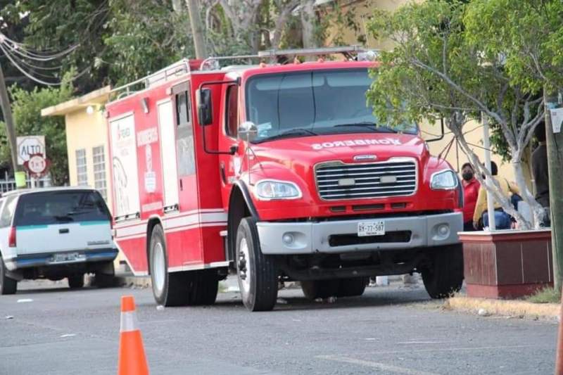 Retención de carro de bomberos, impide atender fuga en línea de Pemex en Salina Cruz