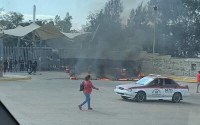 Se manifiestan feministas en Ciudad Judicial por caso María Elena