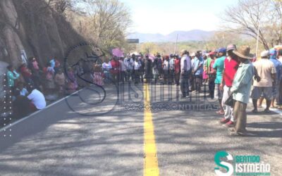 Comuneros de Santa Cruz Bamba y Zanjón Garrapatero, estallan contra  empresa extractora de piedras