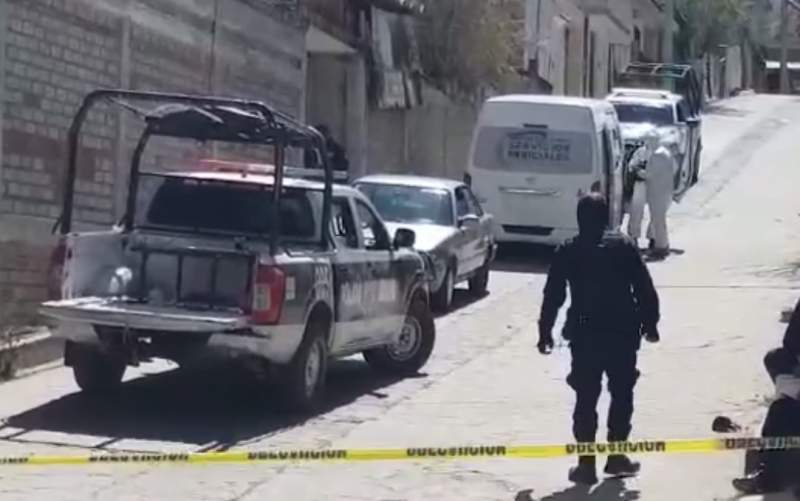 Encuentran a un hombre muerto en Atzompa