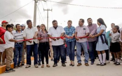 Entrega Miguel Sánchez Altamirano pavimentación que beneficia a colonias y estudiantes