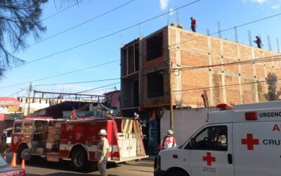 Hombre sufre descarga eléctrica cuando trabajaba en azotea de una casa