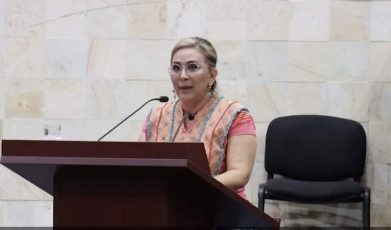 Materia de igualdad, equidad y perspectiva de género propone Cony Rueda en escuelas de Oaxaca