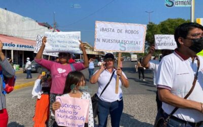 Padres de familia exigen un alto a robos en su escuela