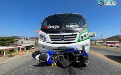 Accidente vial deja daños materiales en Tehuantepec