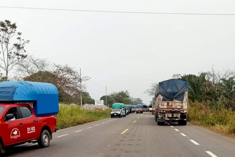 Bloquean la carretera a la altura de Mogoñé, en el Istmo