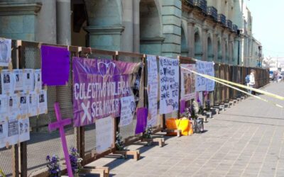 Con vallas pretenden parar posibles desmanes de feministas en Palacio de Gobierno de Oaxaca