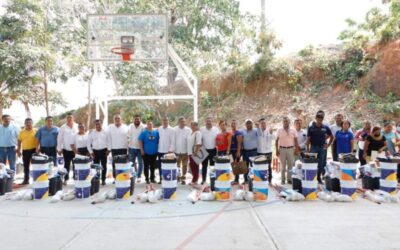 Entrega IEEPO paquetes de materiales a 100 escuelas de la Cuenca