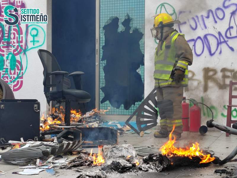 habra-denuncias-por-marcha-feminista-en-oaxaca-1