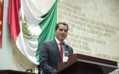 Llama Lalo Rojas a frenar “epidemia de accidentes” de motocicleta con capacitación durante la compraventa