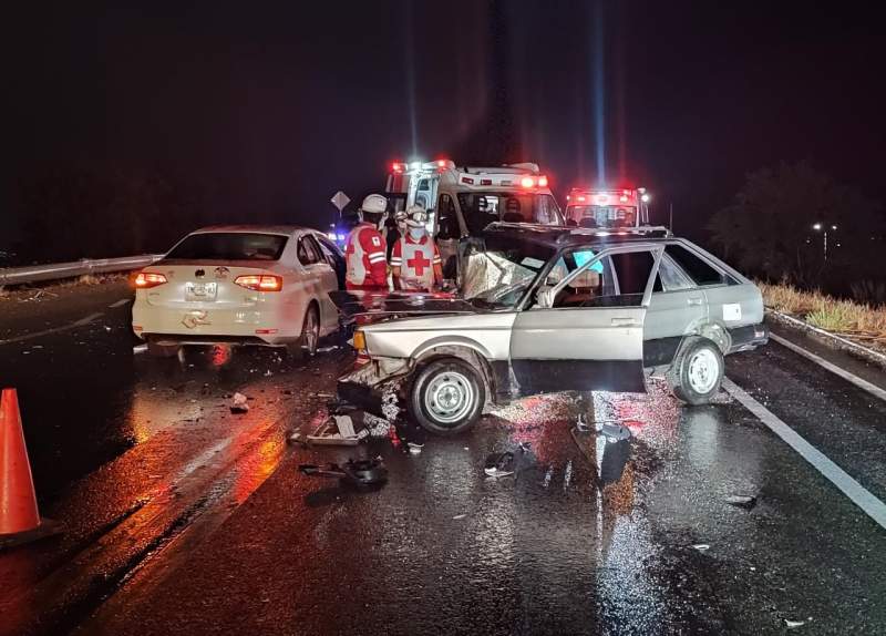 Lluvia deja un fuerte accidente en el Libramiento de El Tule