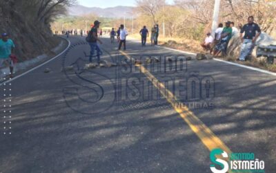 Mantienen bloqueo habitantes de Santa Cruz Bamba y Zanjón Garrapatero