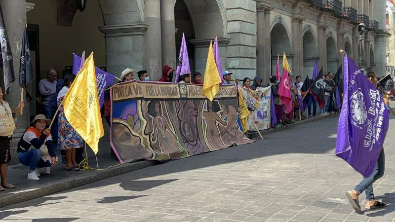 Marchan los integrantes de CIPO del Zócalo hacia Santo Domingo